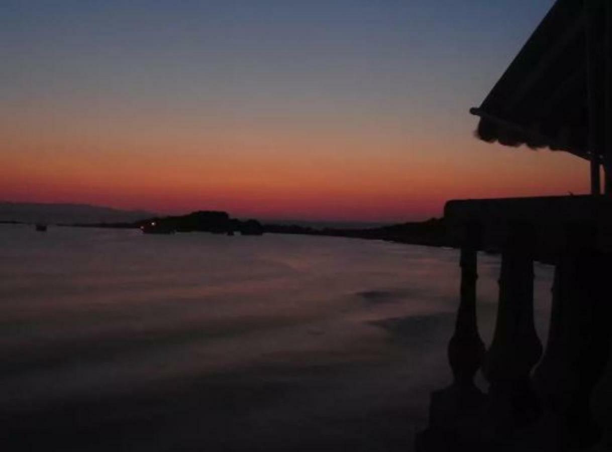Villa Rena In Front Of The Sea Arkoudi Exterior photo